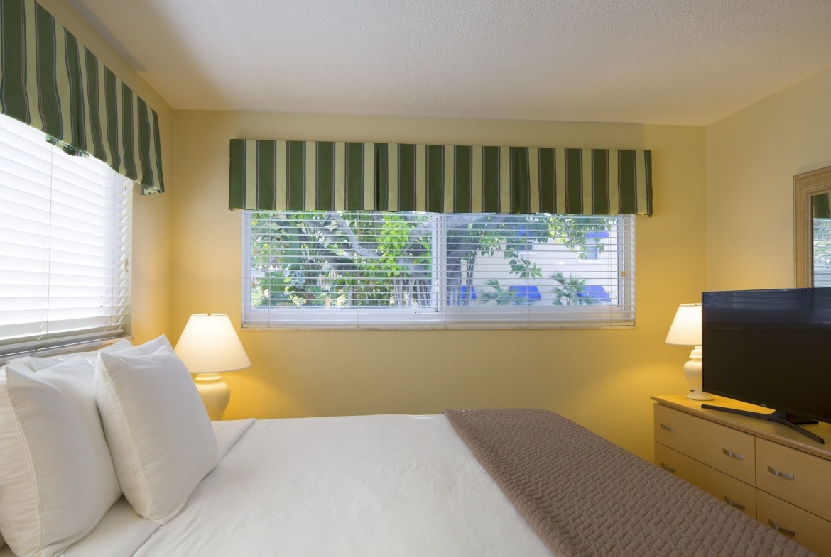 Via Roma Beach Resort, A Bluegreen Resort Bedroom