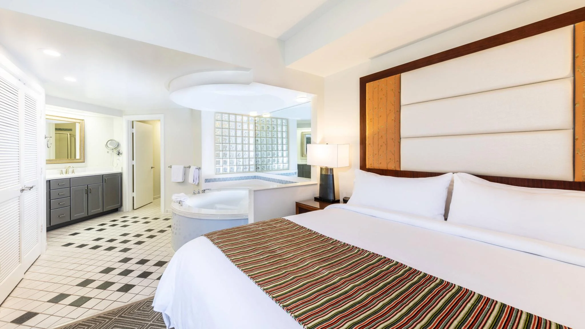 Marriott's Imperial Palm Villas Bedroom2