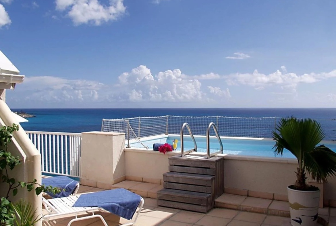 resort hot tub