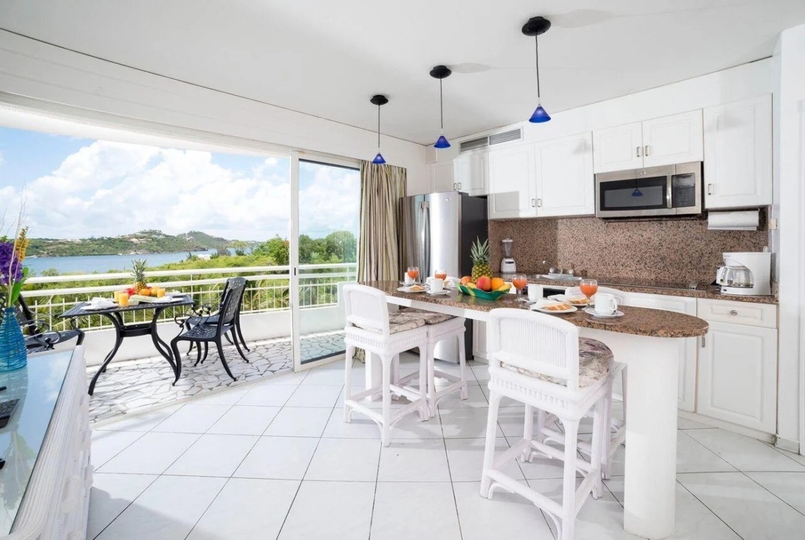 sapphire beach club & resort kitchen