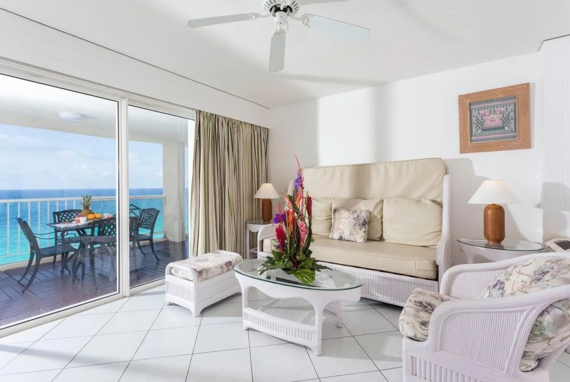 sapphire beach club and resort living area