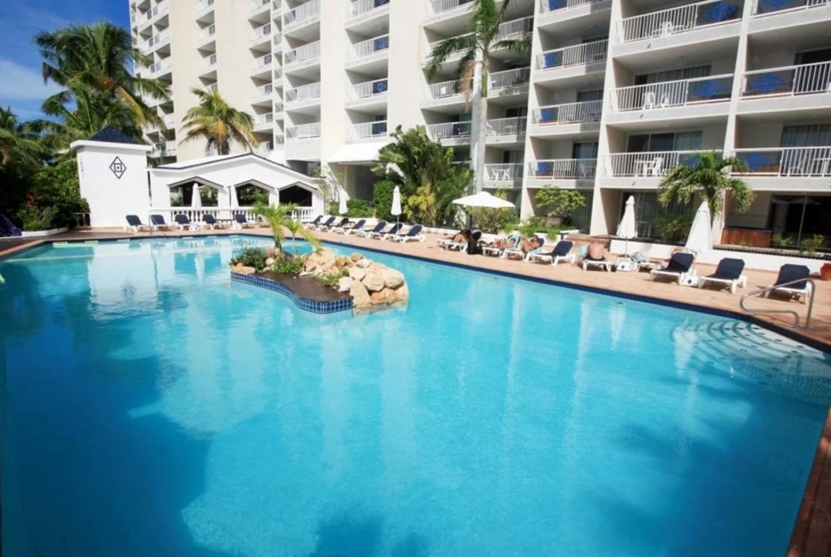 sapphire beach club & resort pool