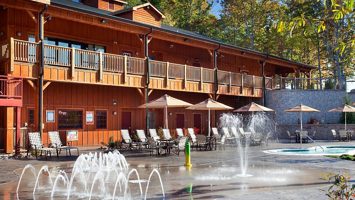 Shenandoah Crossing Pool Splash Park