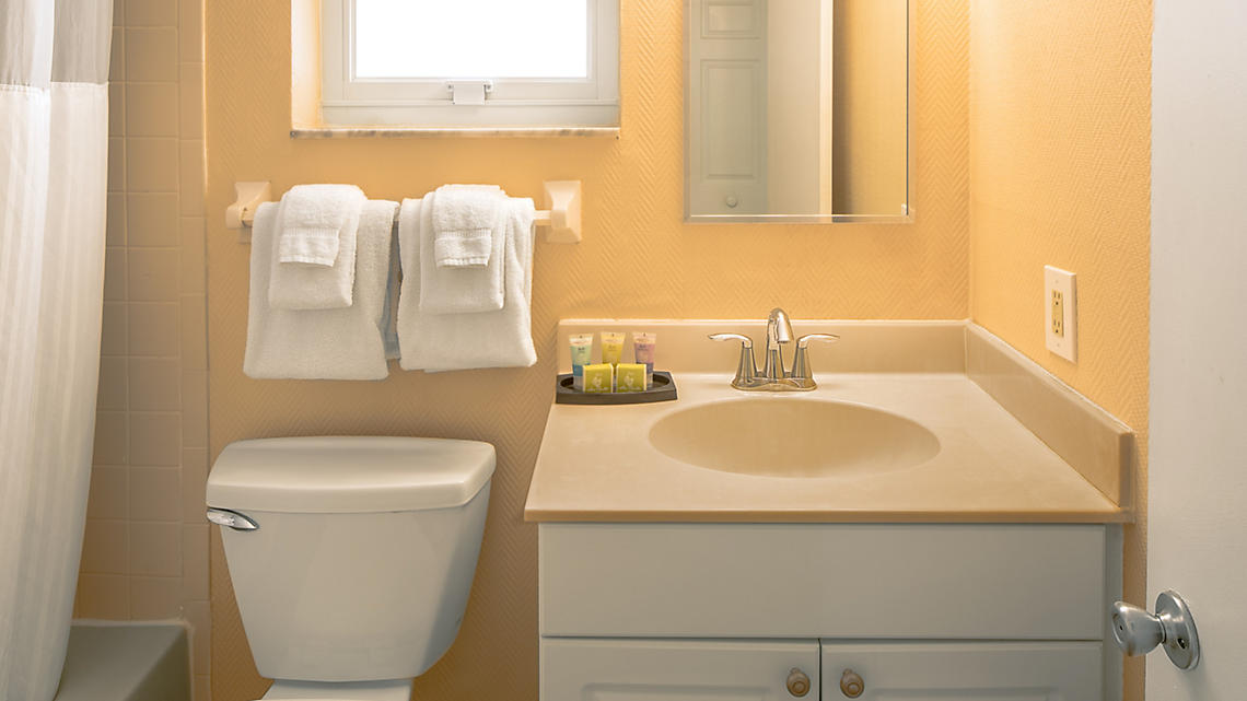 Dolphin Beach Club Beach Bathroom