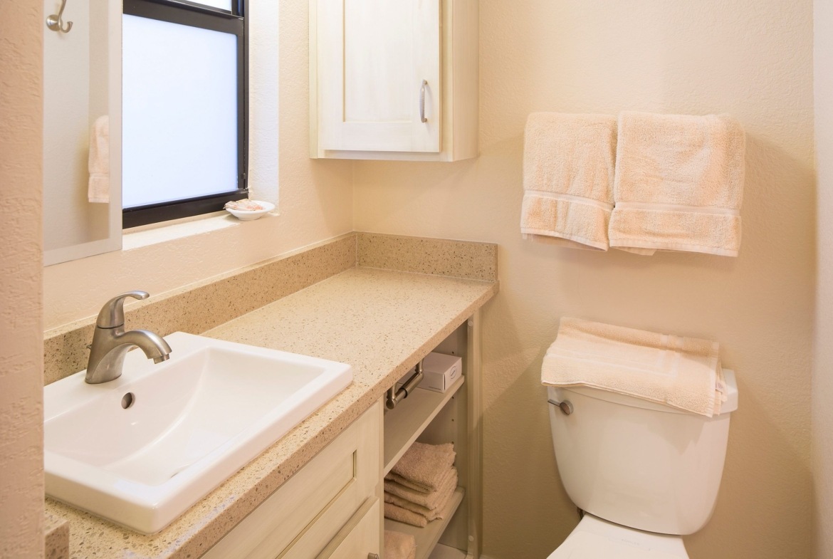 Mariners Boathouse And Beach Resort Bathroom