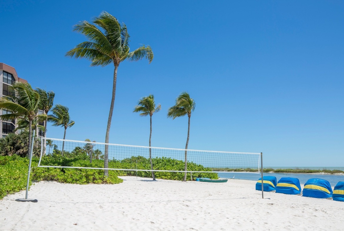 Mariners Boathouse And Beach Resort Volleyball