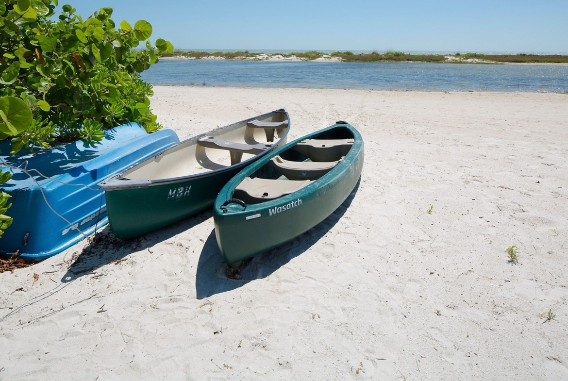 Mariners Boathouse And Beach Resort Boats