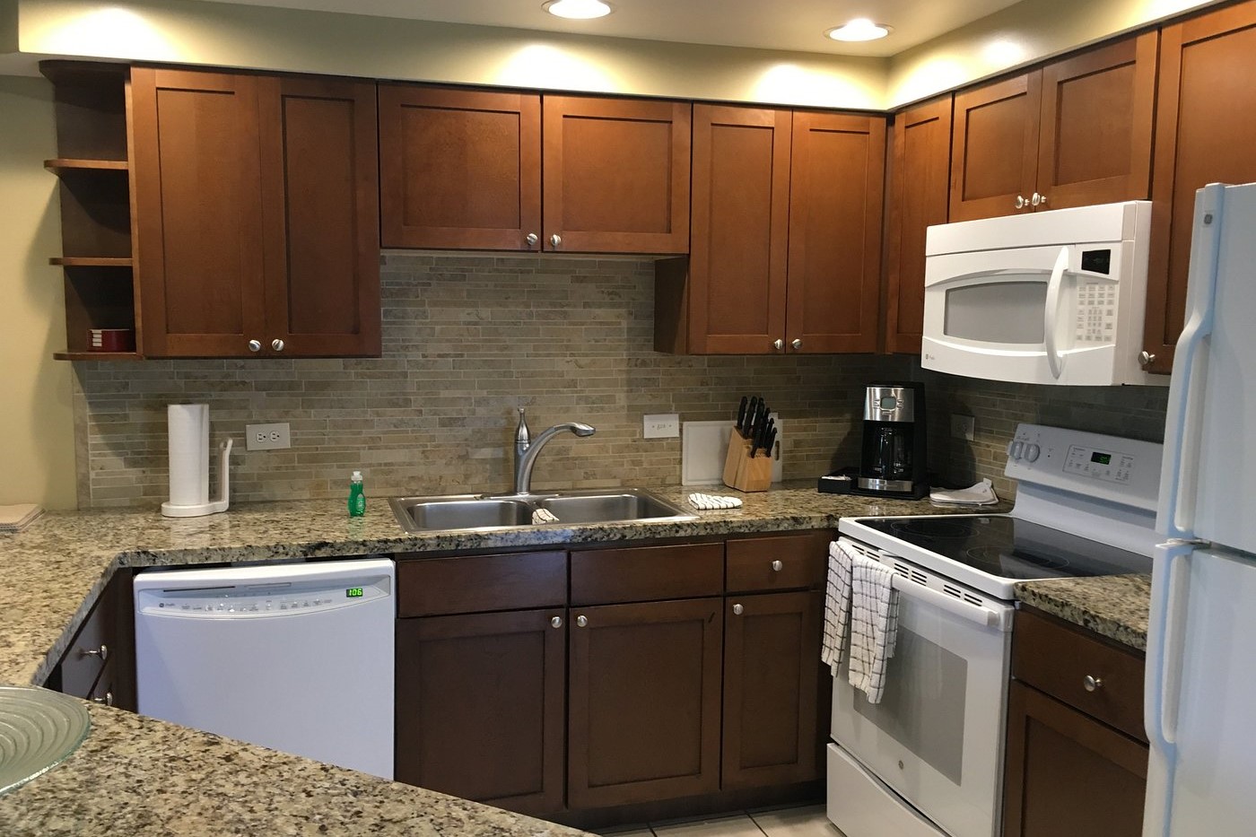 Full Kitchen