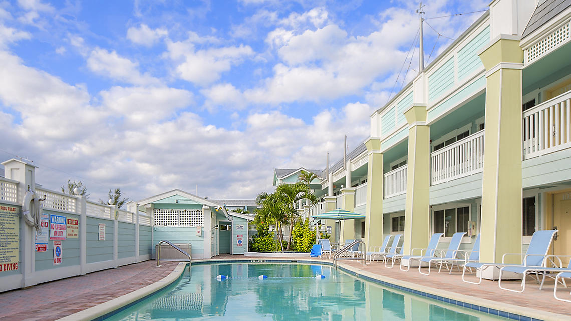 Resort Sixty-Six Pool