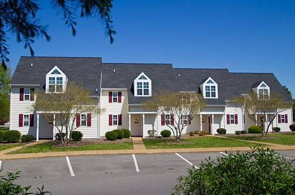The Historic Powhatan Resort Exterior 2