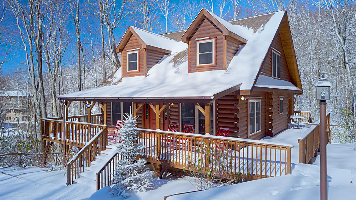 Blue Ridge Village Cabin in the Snow