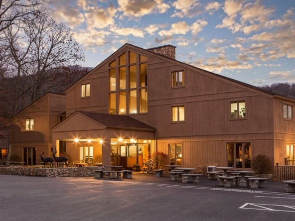 Blue Ridge Village Clubhouse Lobby