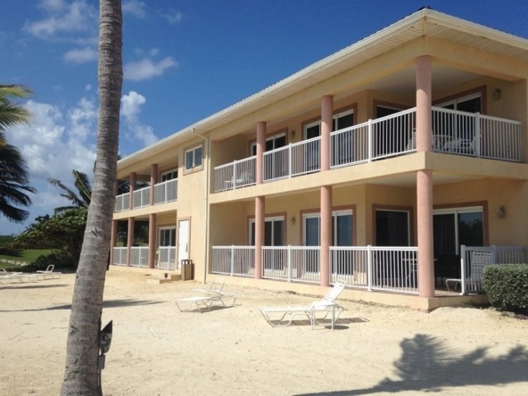 Loungers: Grand Caymanian Resort