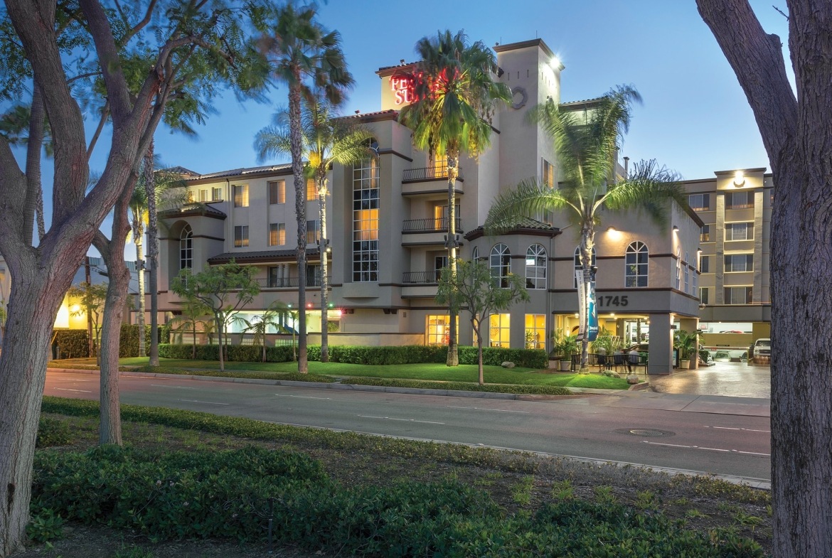 Peacock Suites