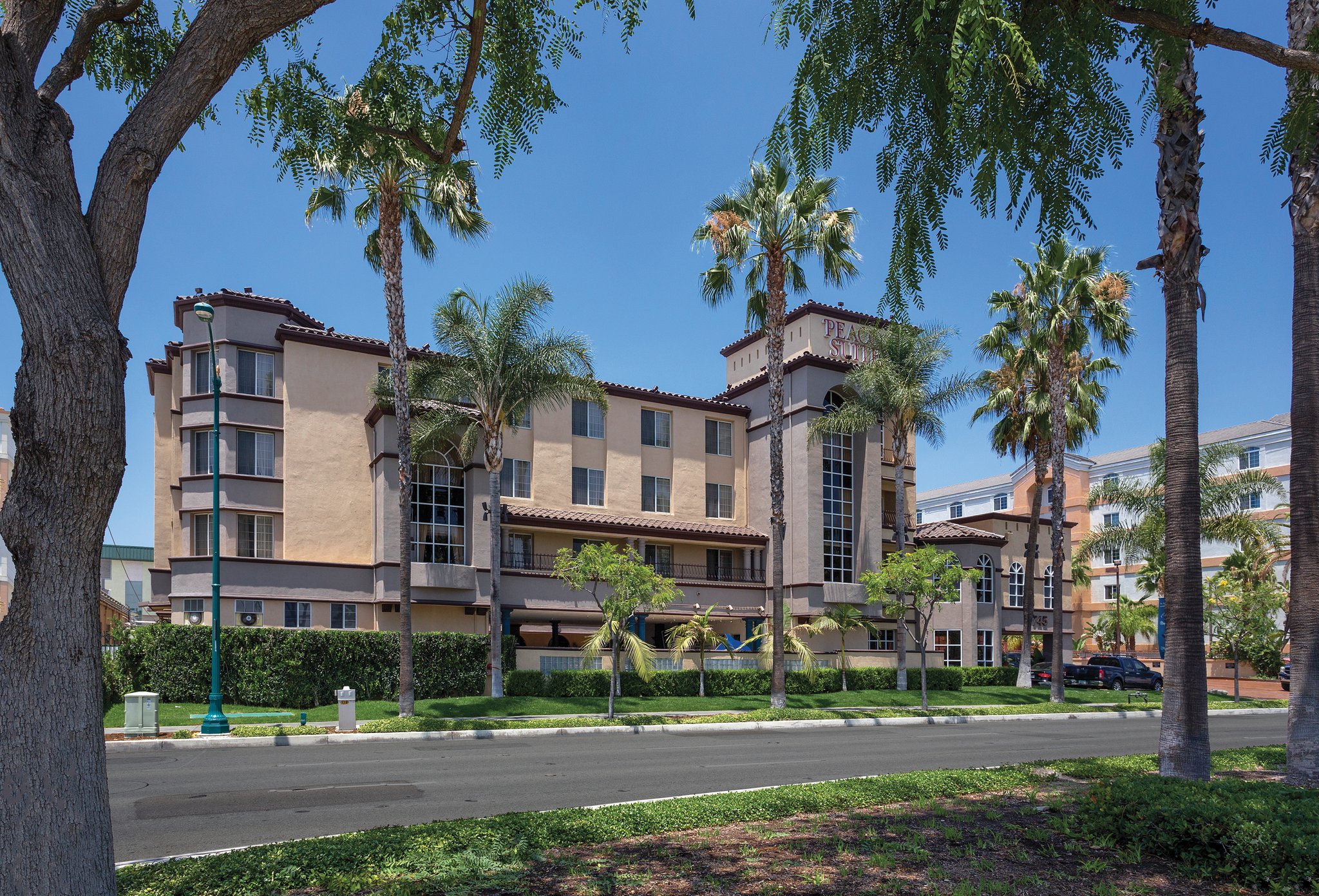 Peacock Suites Outside