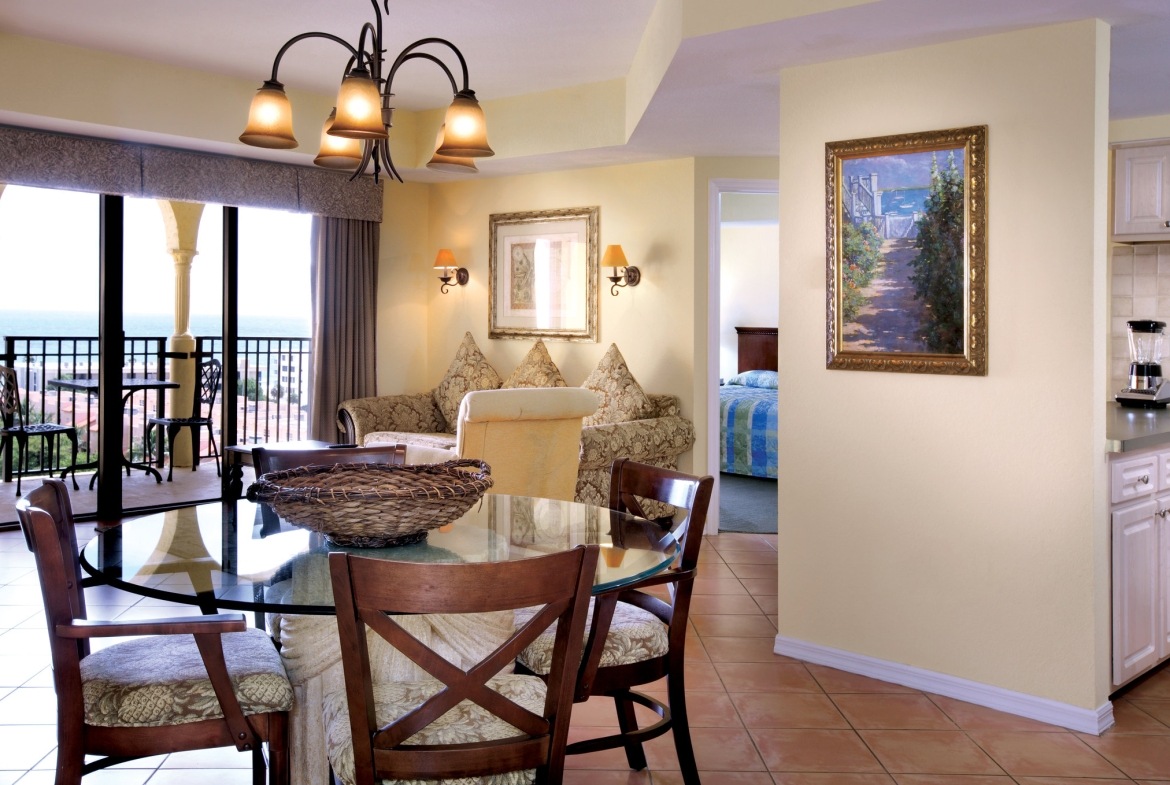 Wyndham Sea Gardens Beach Dining Area