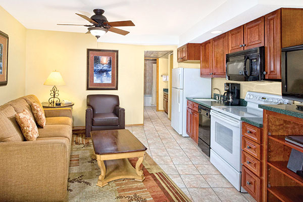 Wyndham Durango Living and Kitchen