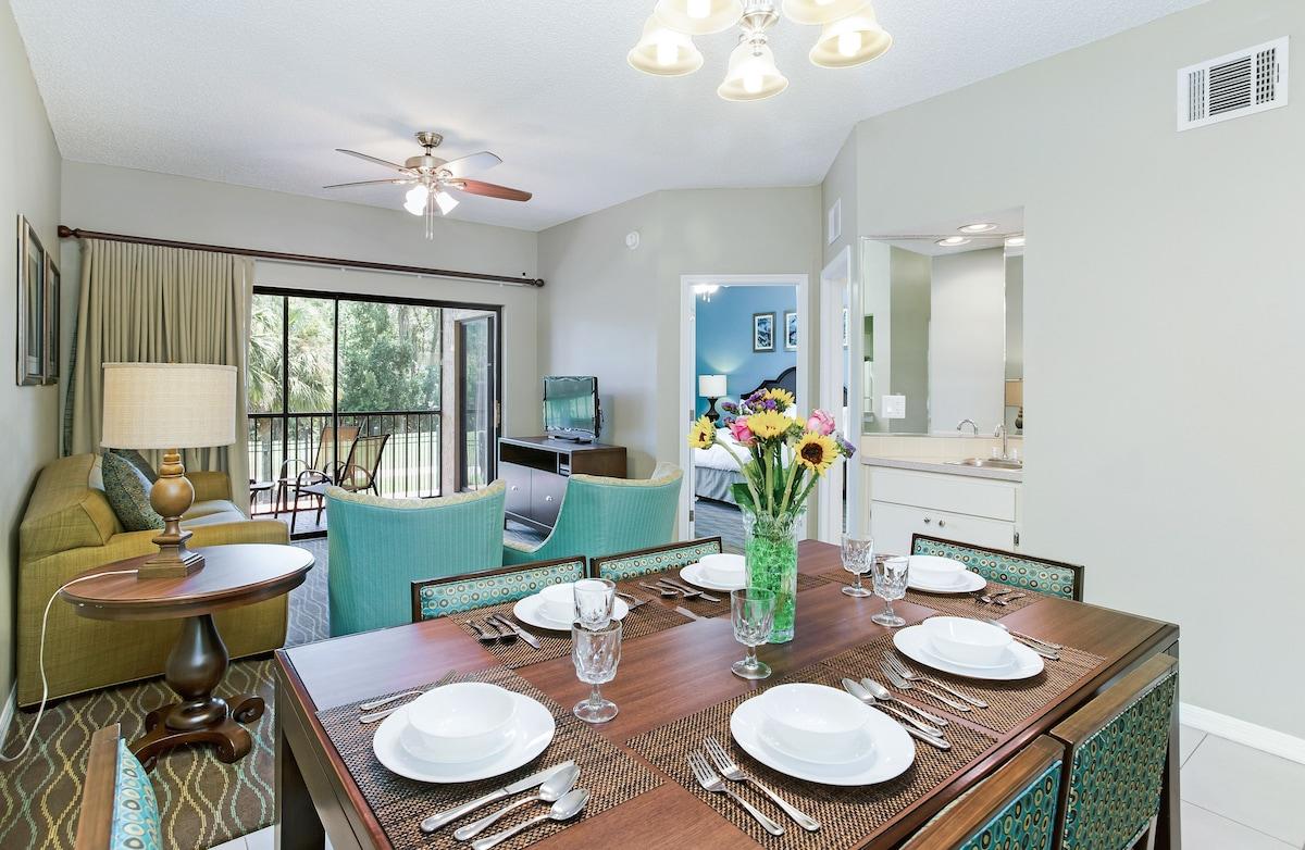 Alhambra Villas at Poinciana Dining Area
