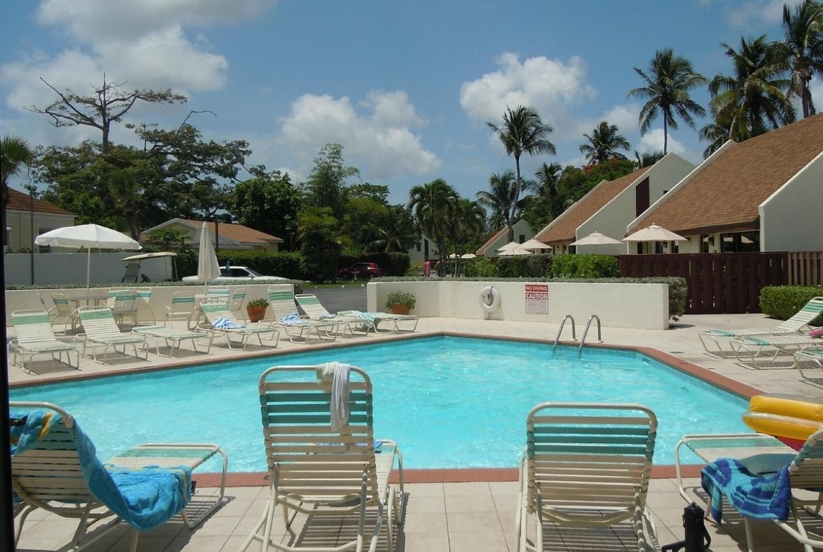 Westwind Club Outdoor Pool