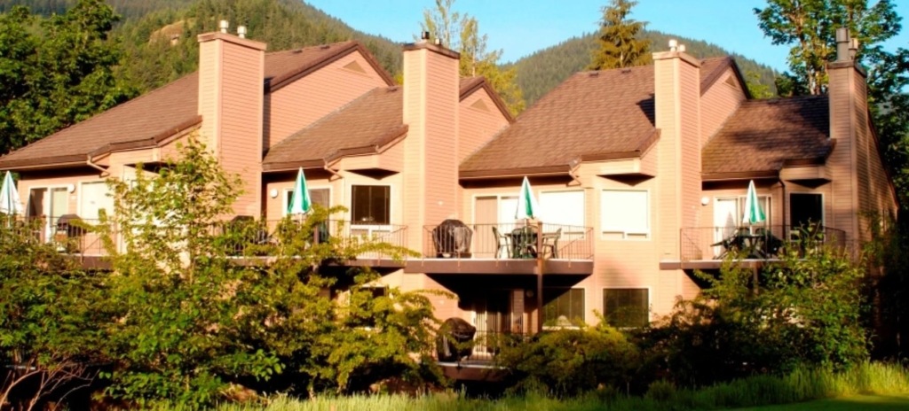 Whispering Woods Resort exterior