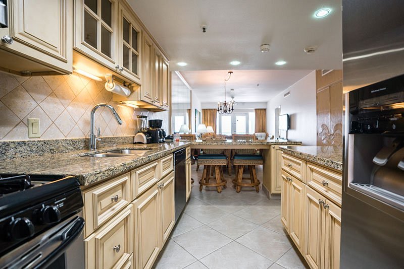 Full kitchen