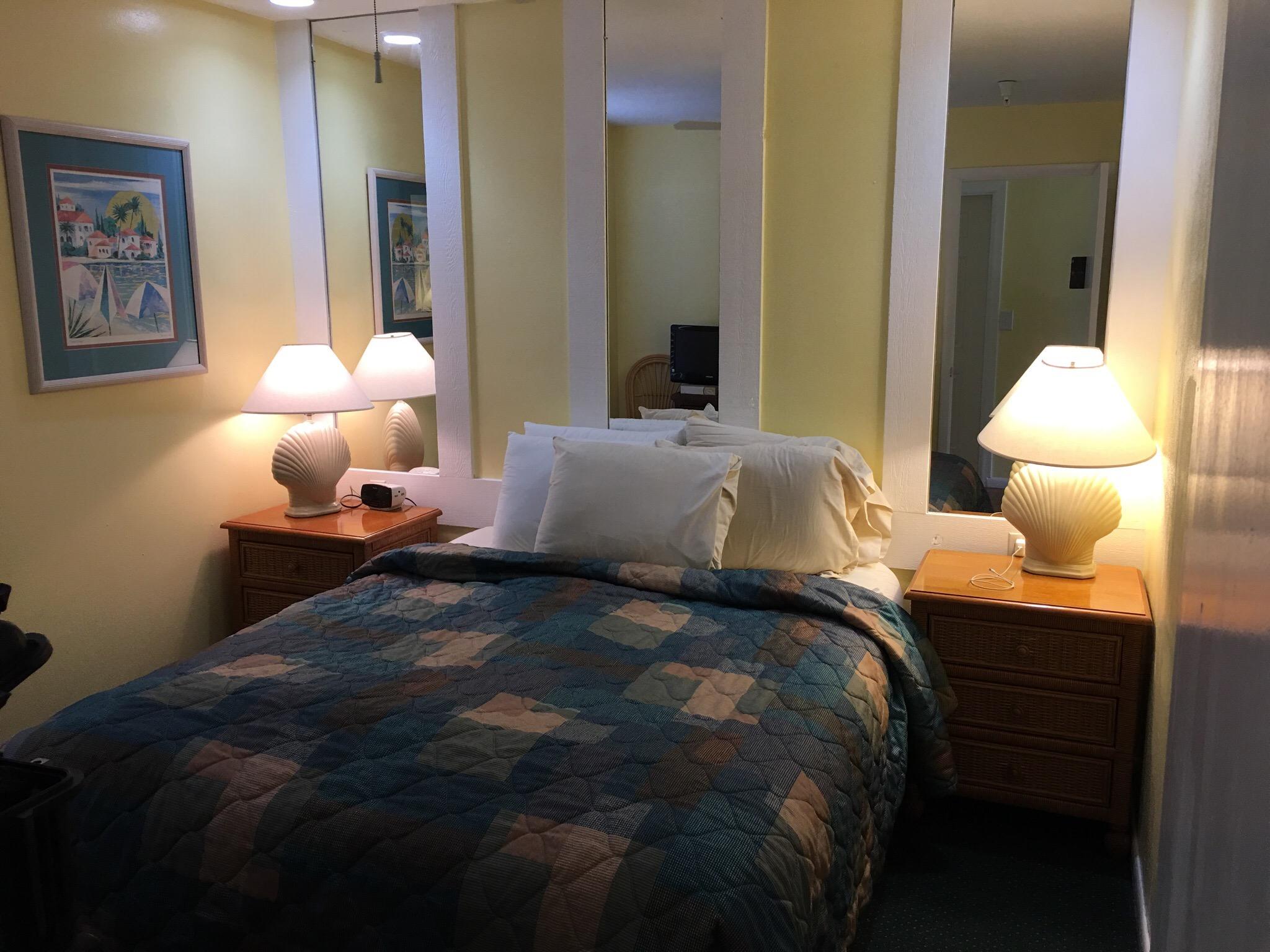 Bedroom with Bed
