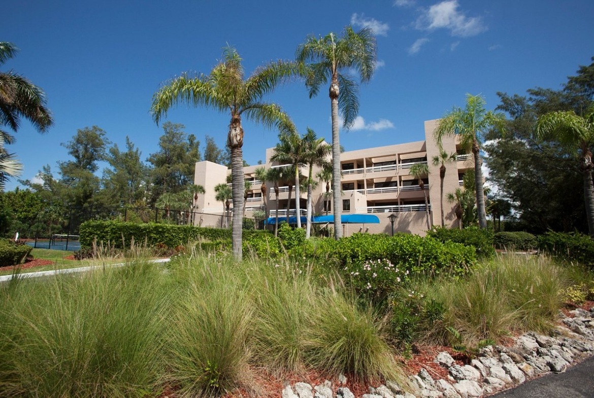 Longboat Bay Club Exterior