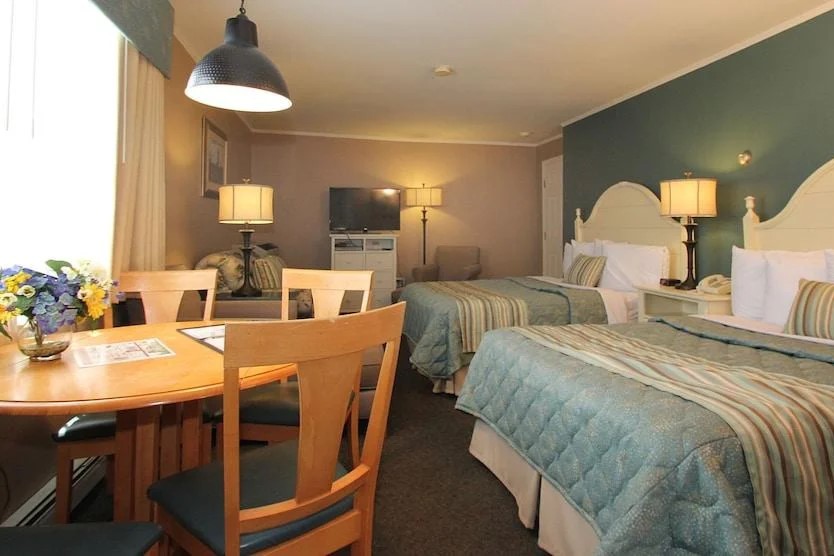 Pier 7 Condominiums Double Bed