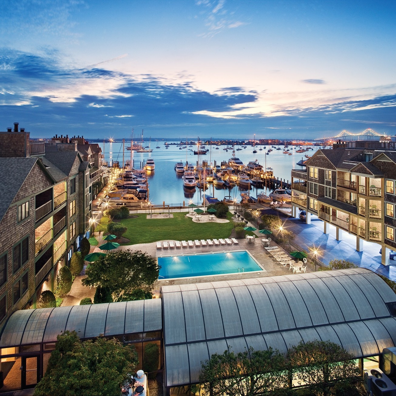 Wyndham Newport Onshore outdoor pool