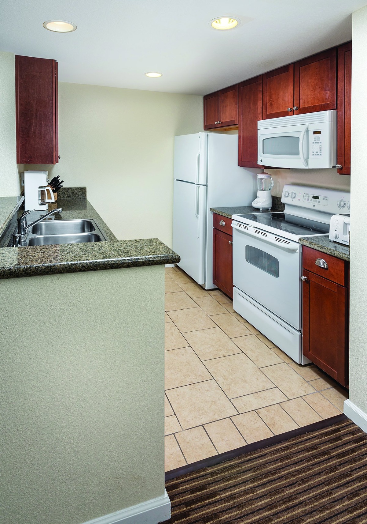 Wyndham Oceanside Pier Resort kitchen