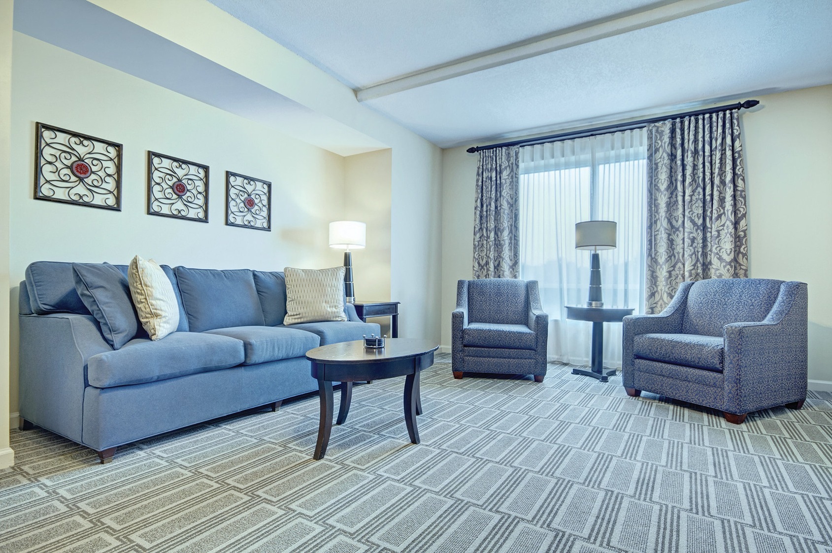 Wyndham Old Town Alexandria living room