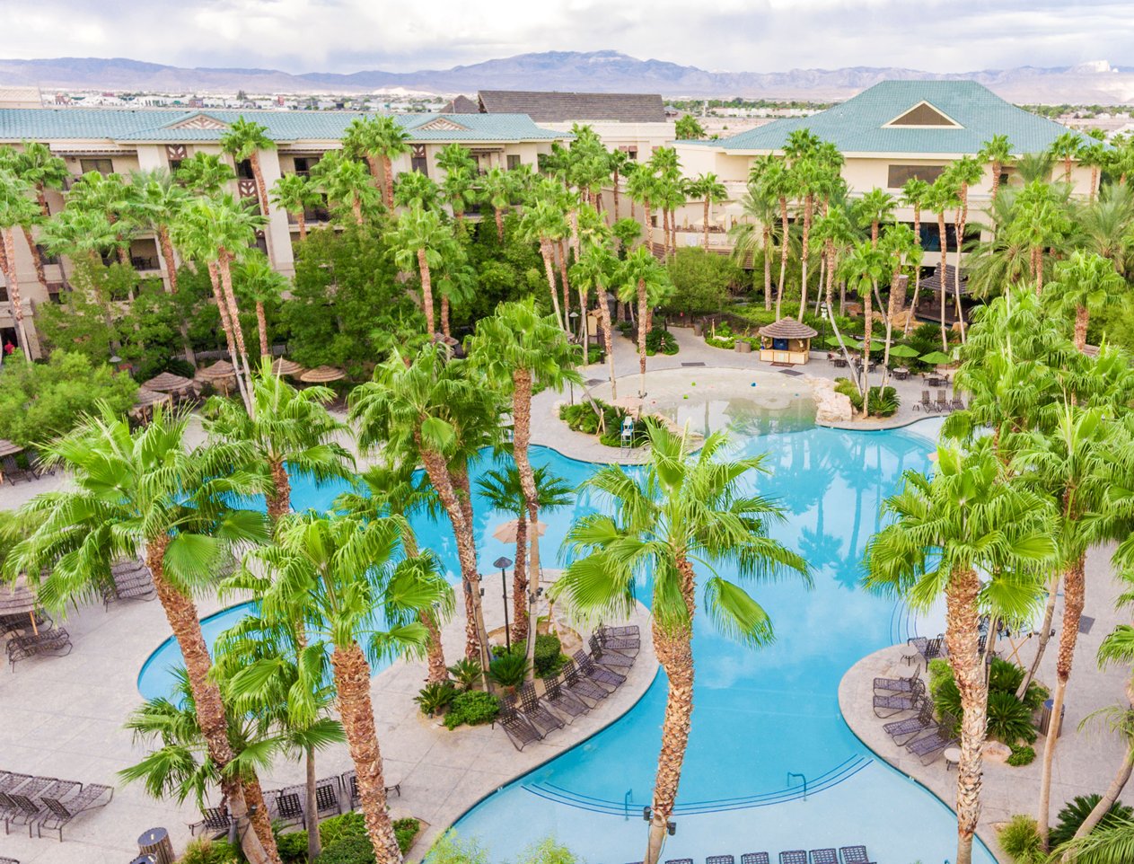tahiti village pool area