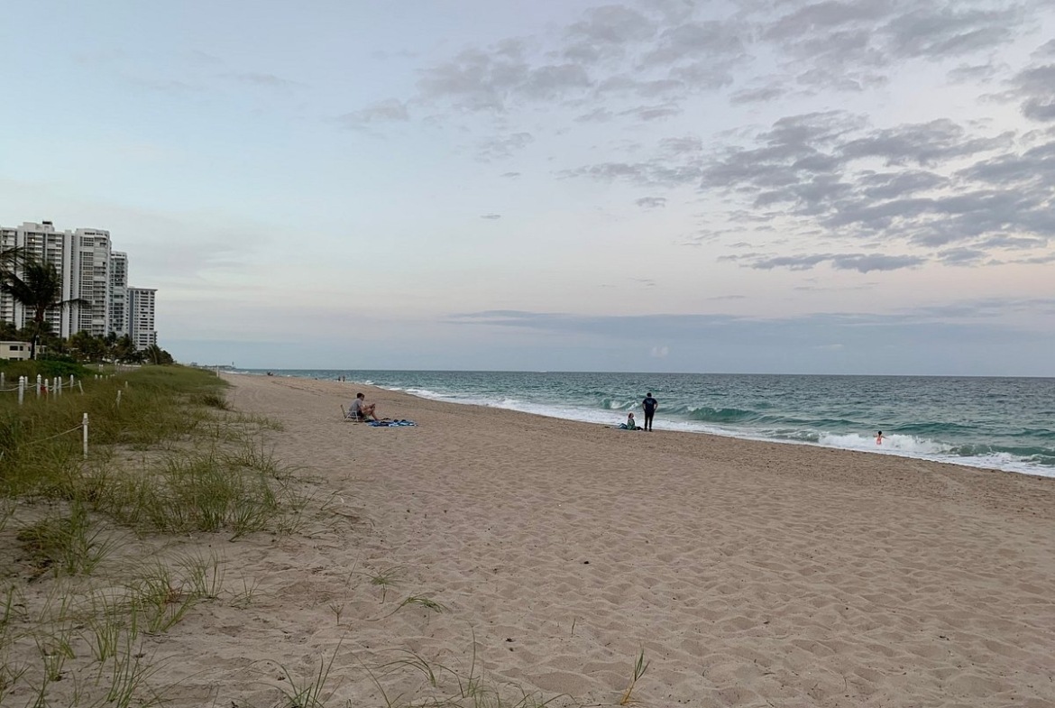 surf rider resort condominiums beach