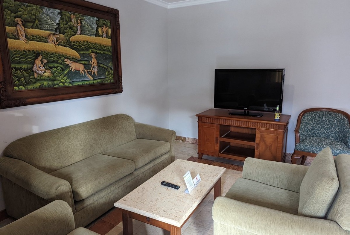 Peninsula Beach Resort Living Area