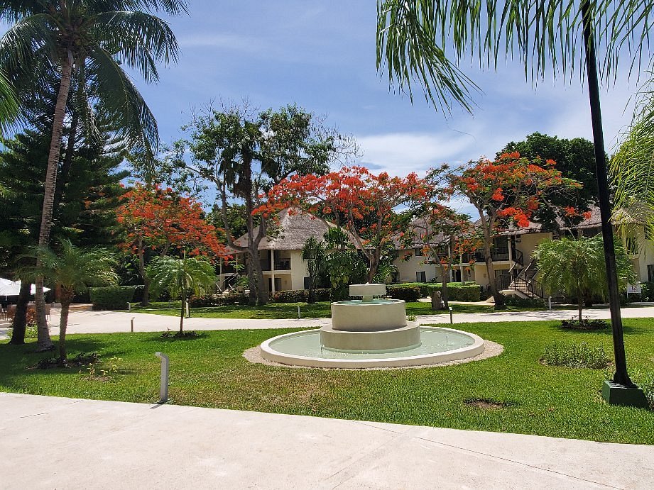 resort courtyard