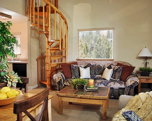 Perennial Vacation Club At Tahoe Village Living Area