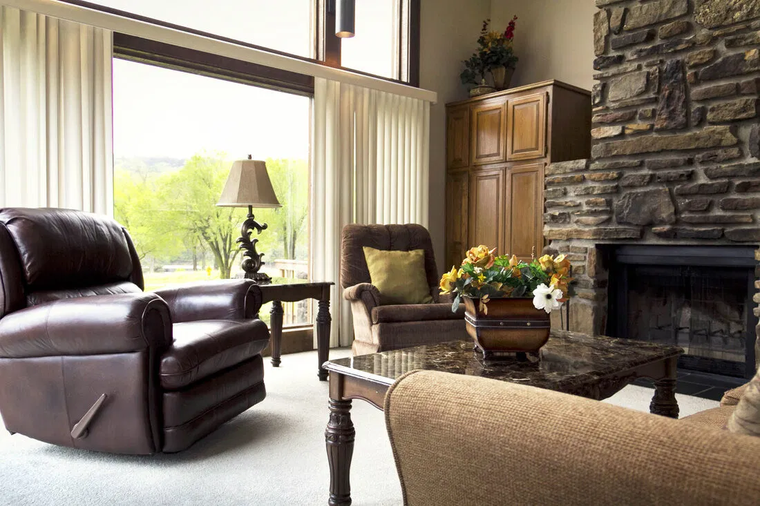 Table Rock Landing On Holiday Island Living Area