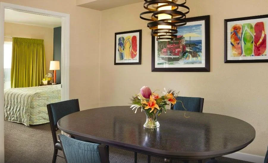 WorldMark Oceanside Harbor Dining Area