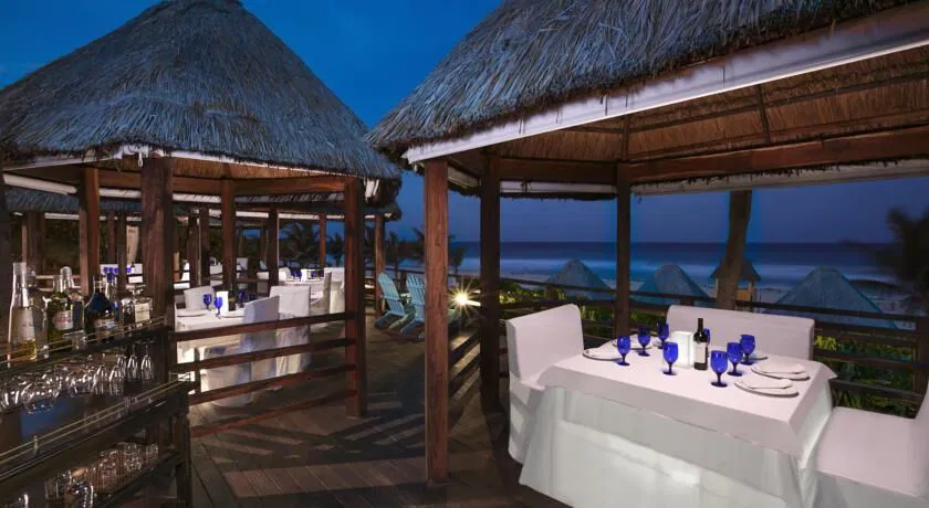 Rhc At Grand Oasis Cancun Restaurant 2