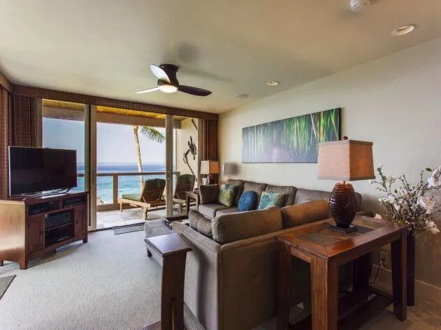 Royal Aloha Vacation Club Membership: Keauhou-Kona Surf and Racquet Club Living Area