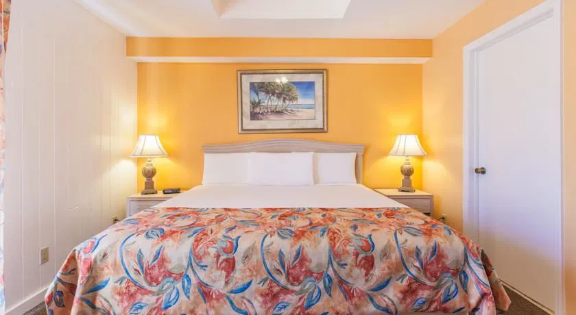 bedroom ay Legacy Vacation Club Indian Shores Clearwater