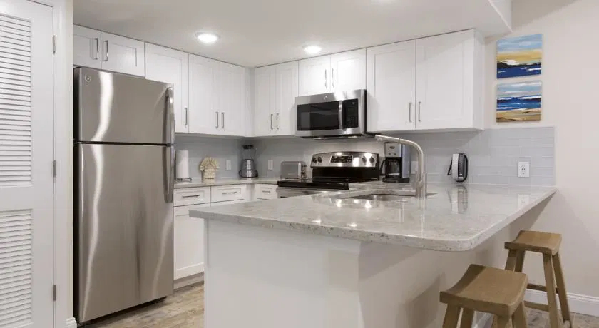 full kitchen