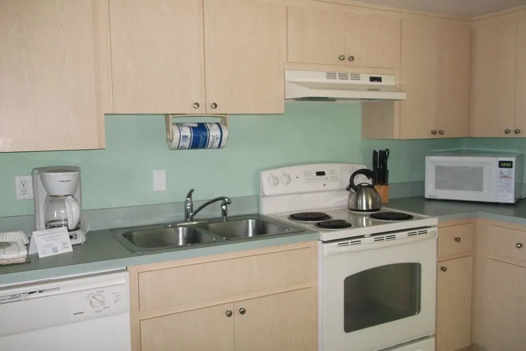 all seasons vacation resort kitchen