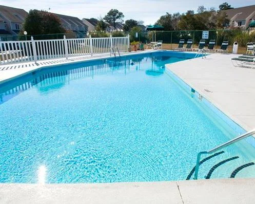 outdoor swimming pool