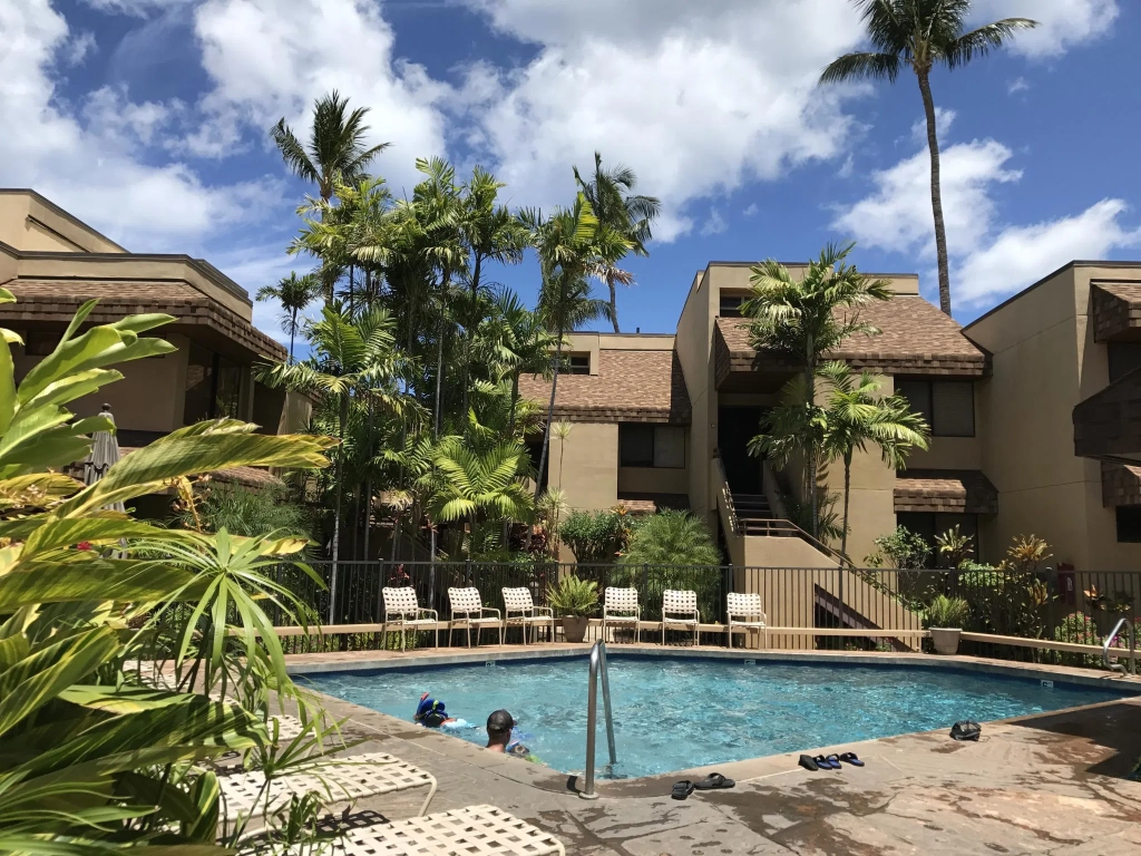 Kamaole Beach Club pool