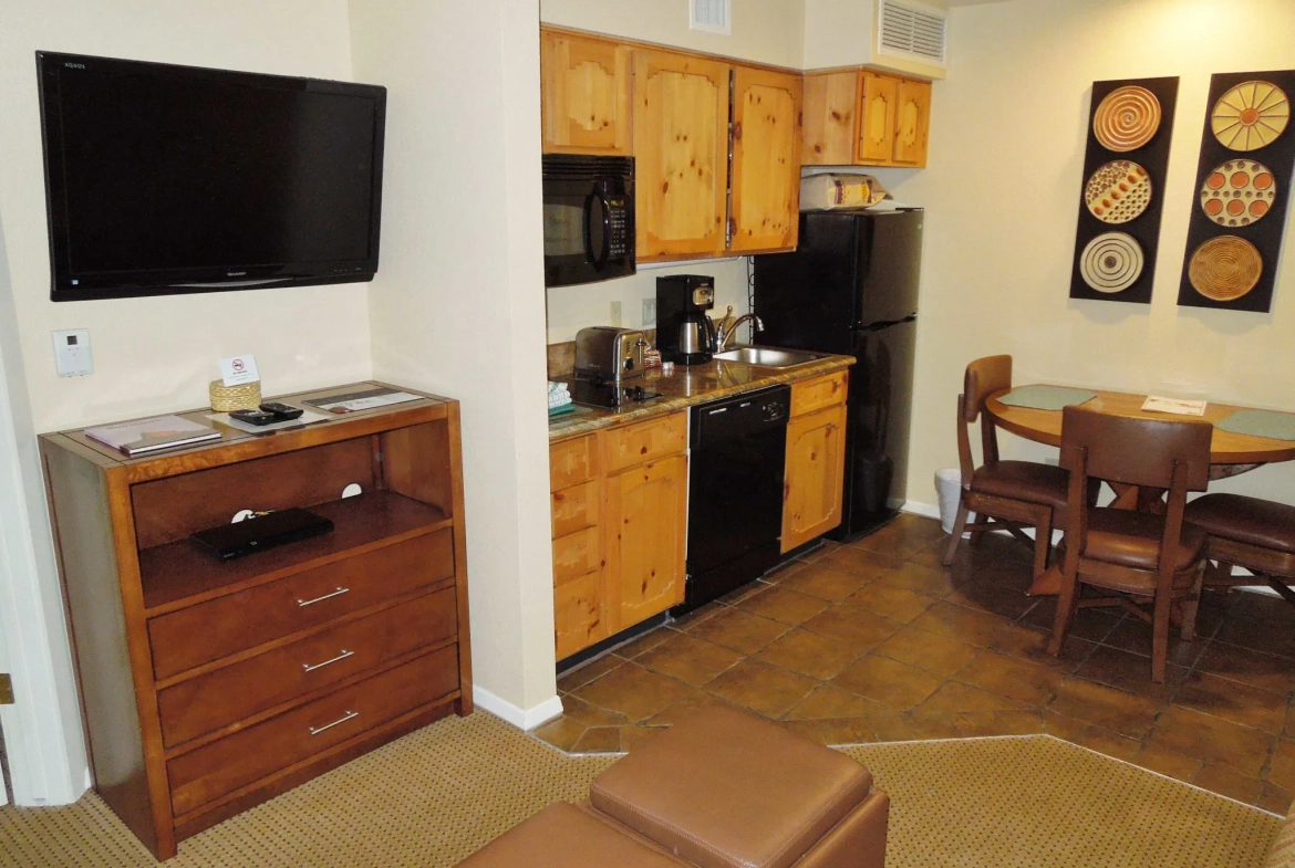 Diamond Villas De Santa Fe final living and kitchen