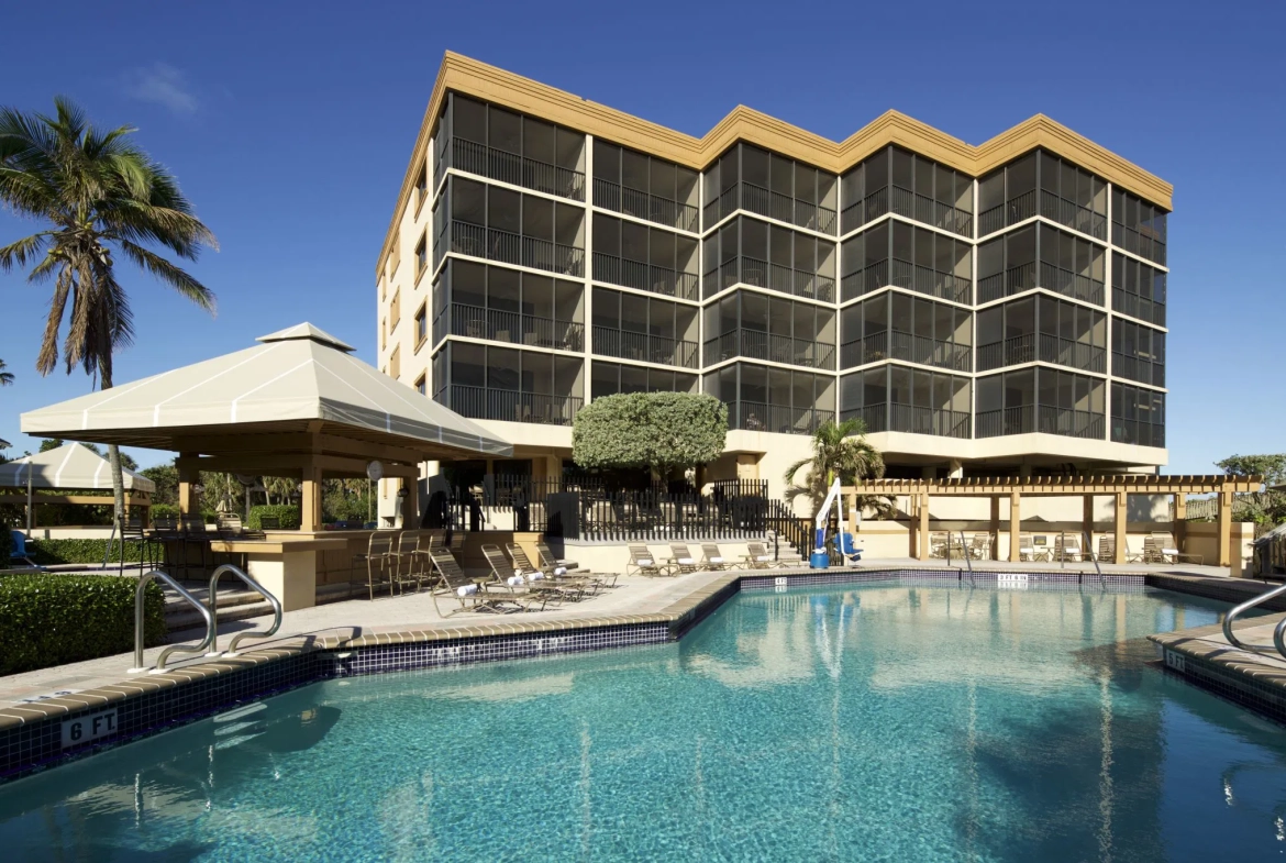 Plantation Beach Club At Indian River Pool
