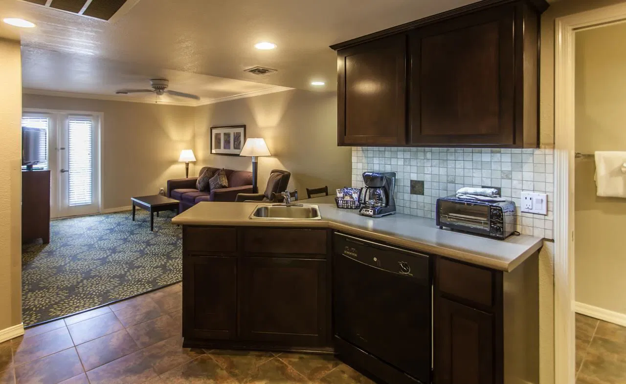 London Bridge Resort kitchen