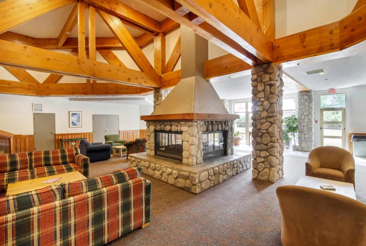 Lodge: Whiski Jack At Lake Placid Lodge