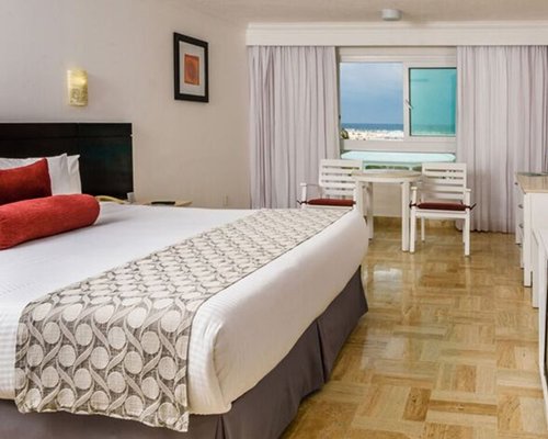 Krystal Int’l Vacation Club Cancun bedroom